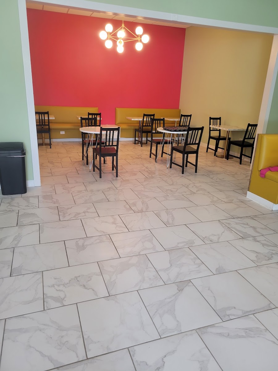 Front Porch Cakes & Eatery