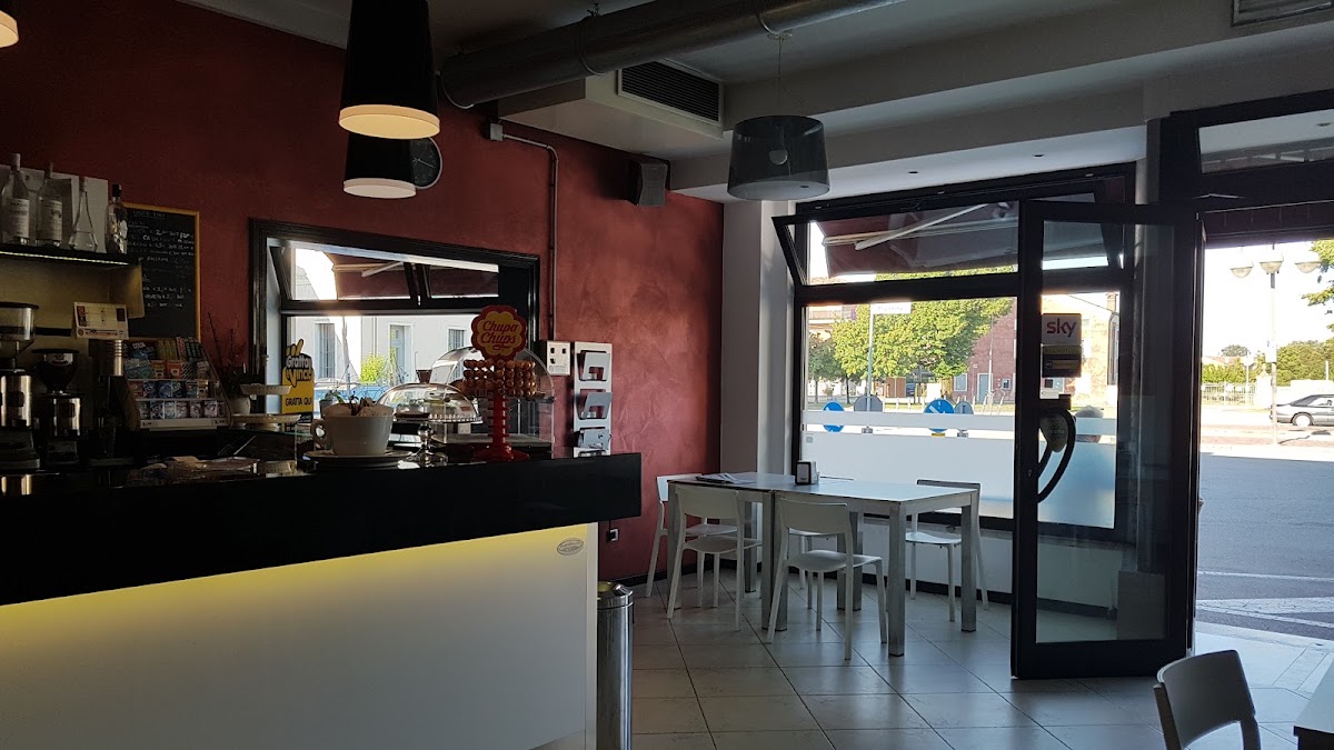 Yalin Café