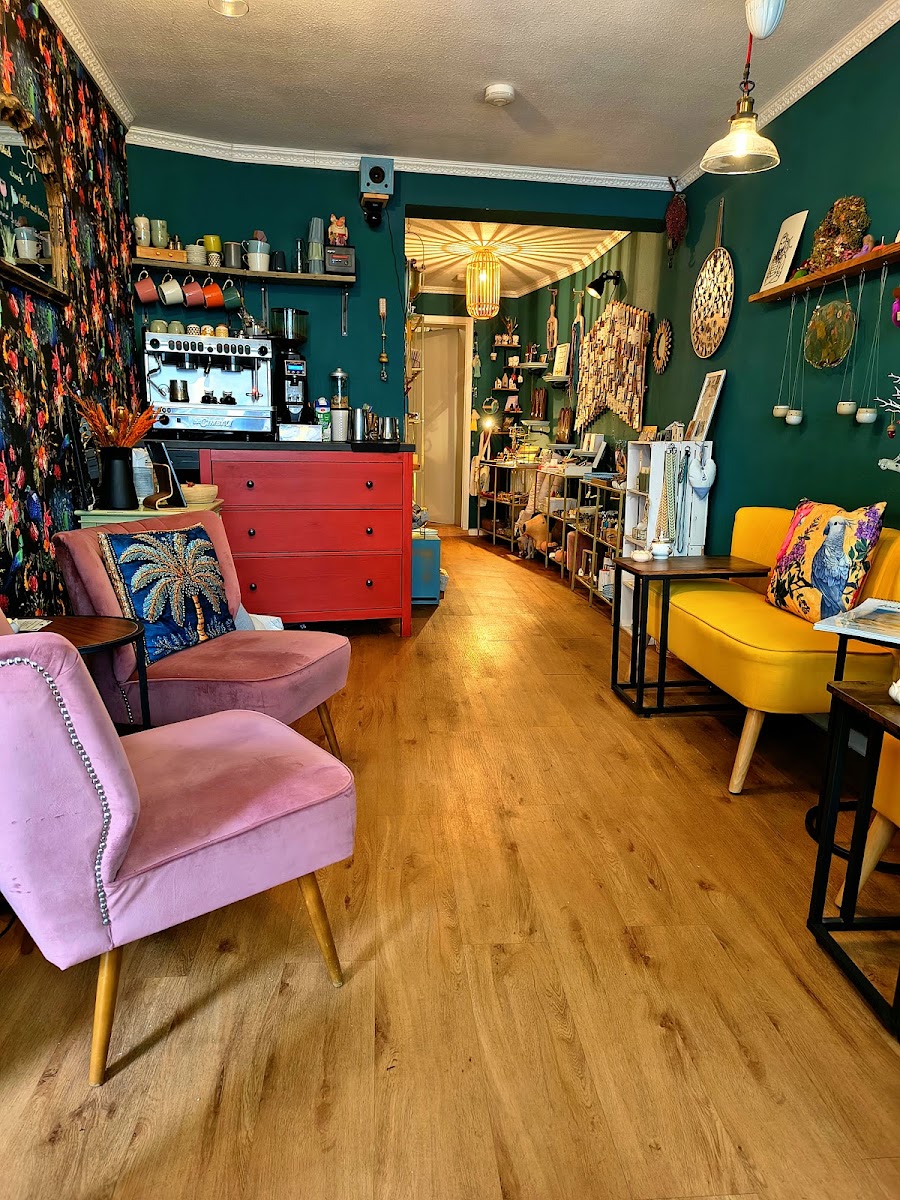 FabelFrau Schmuck Café