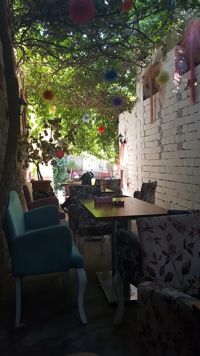 Kuytu Cafe