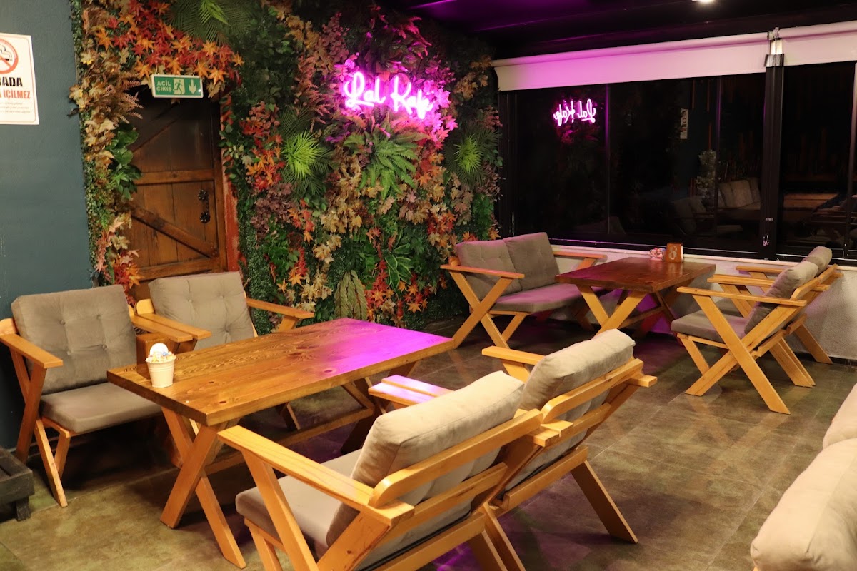Lâl Cafe / Hookah
