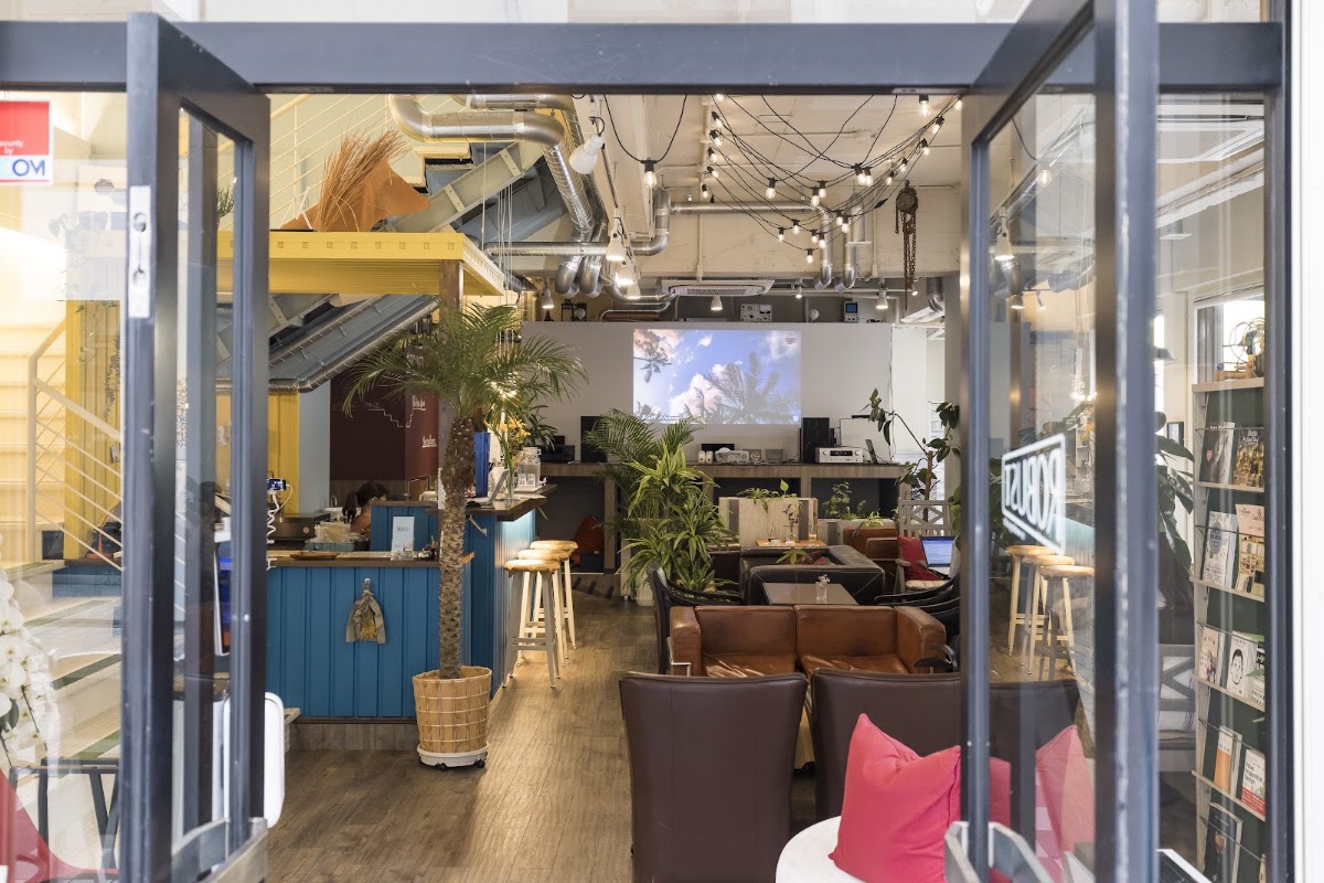 Robust Co-working & Cafe