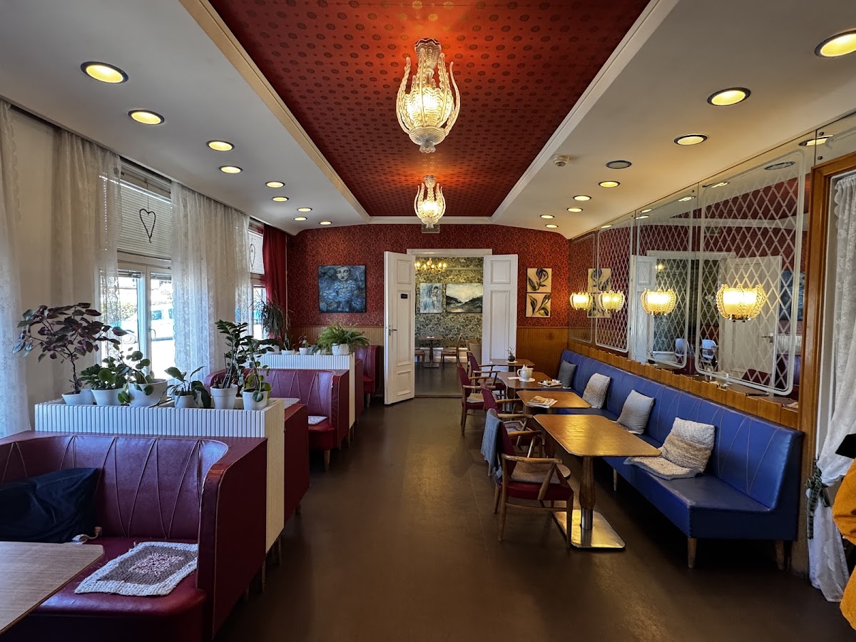 Alba Bistro