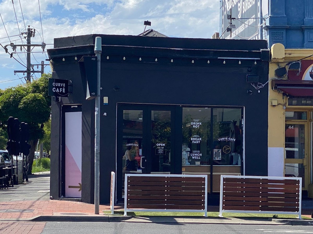 Curve Cafe