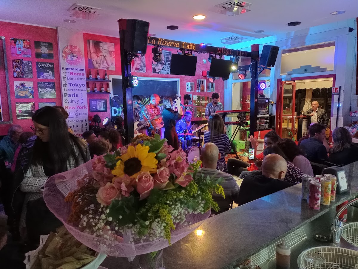 La Riserva Caffè - Drink & Food