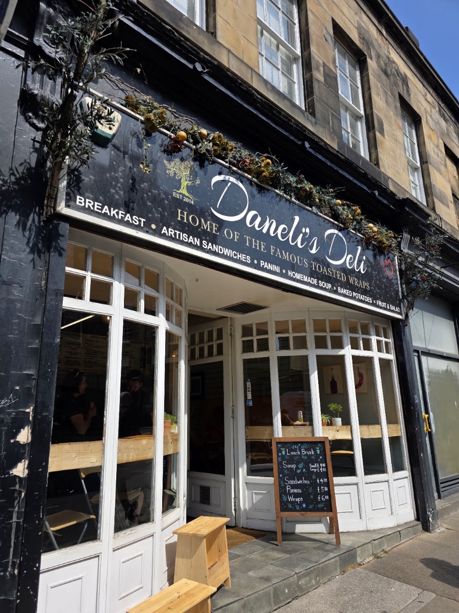 Daneli's Deli