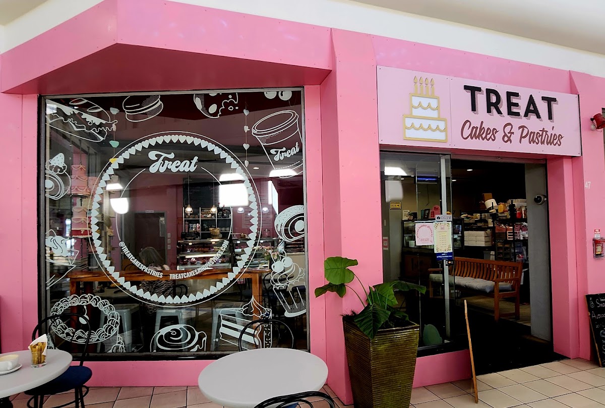 Treat Cakes and Pastries