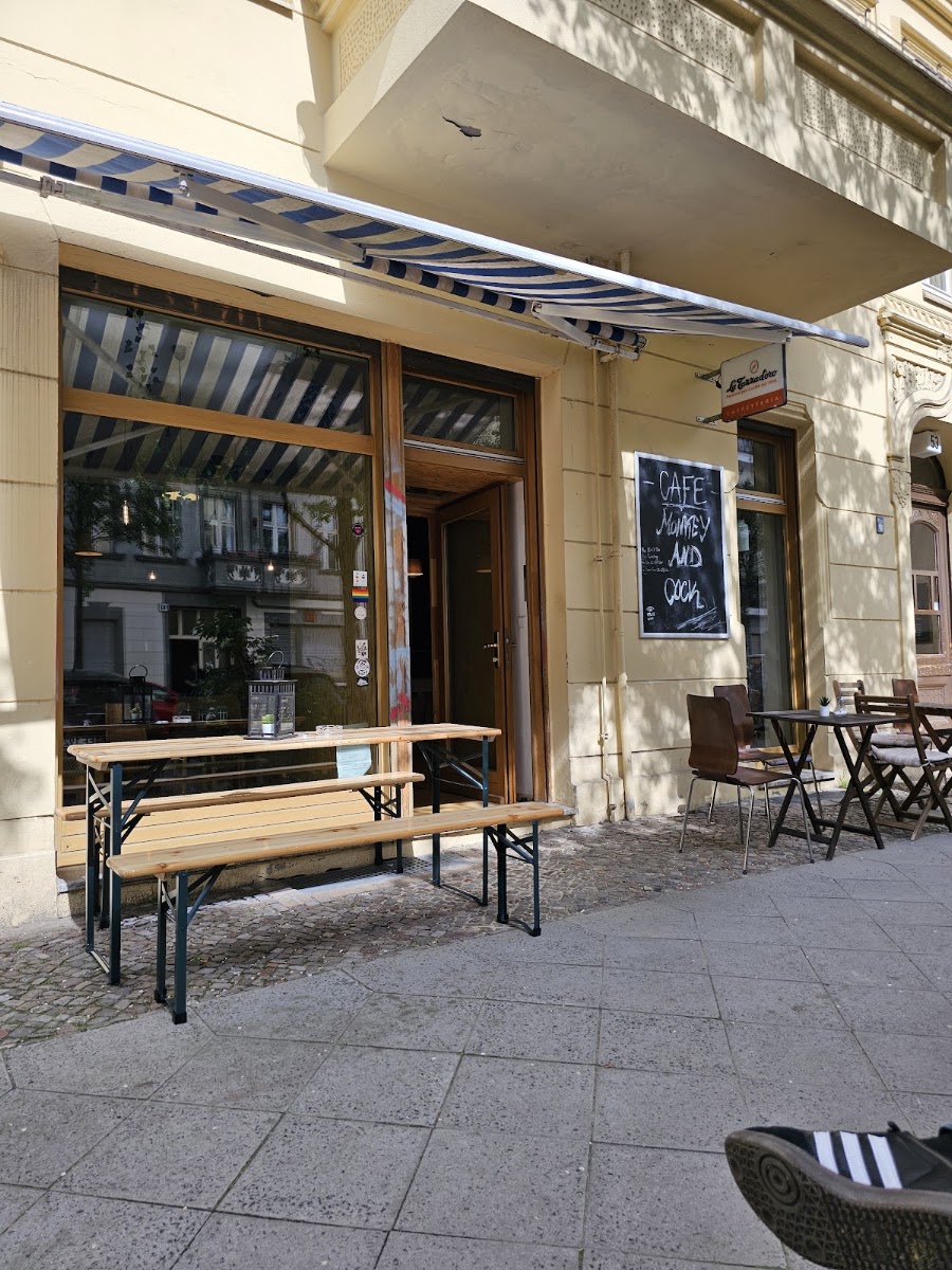 Cafe Monkey & Cock