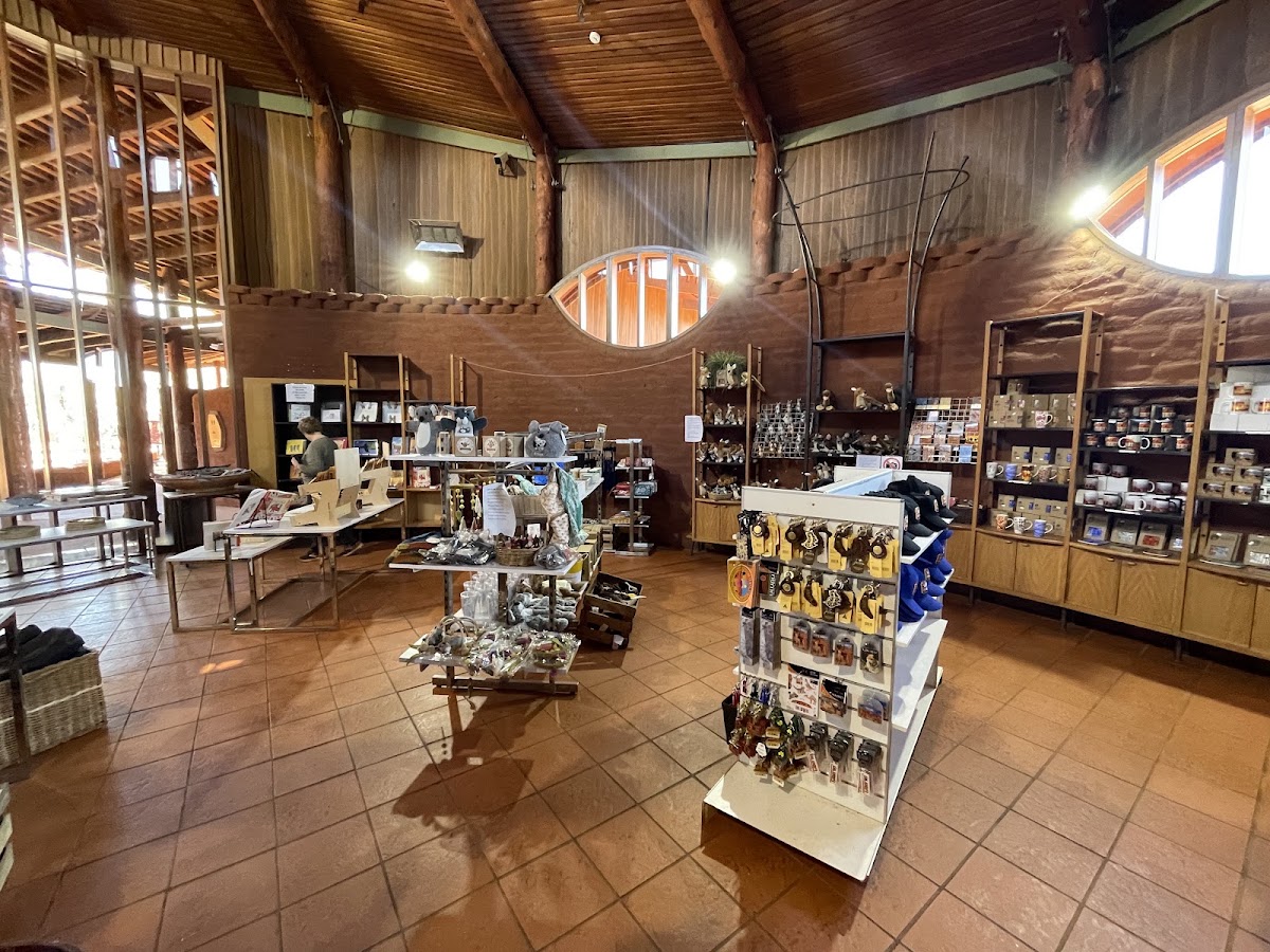 Ininti Cafe & Souvenirs