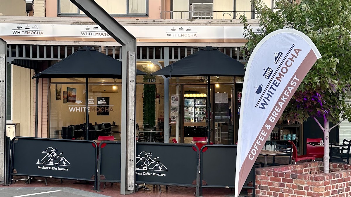 WHITEMOCHA Cafe