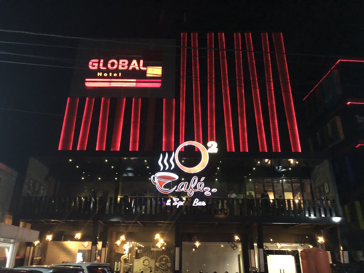 O2 Cafe & Sport Bar