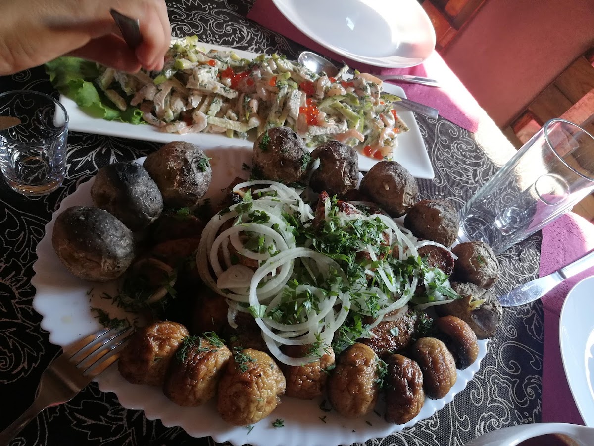 Kafe Shashlychnyy Dvoryk