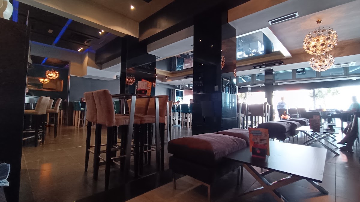 LUXE Bar Lounge Club