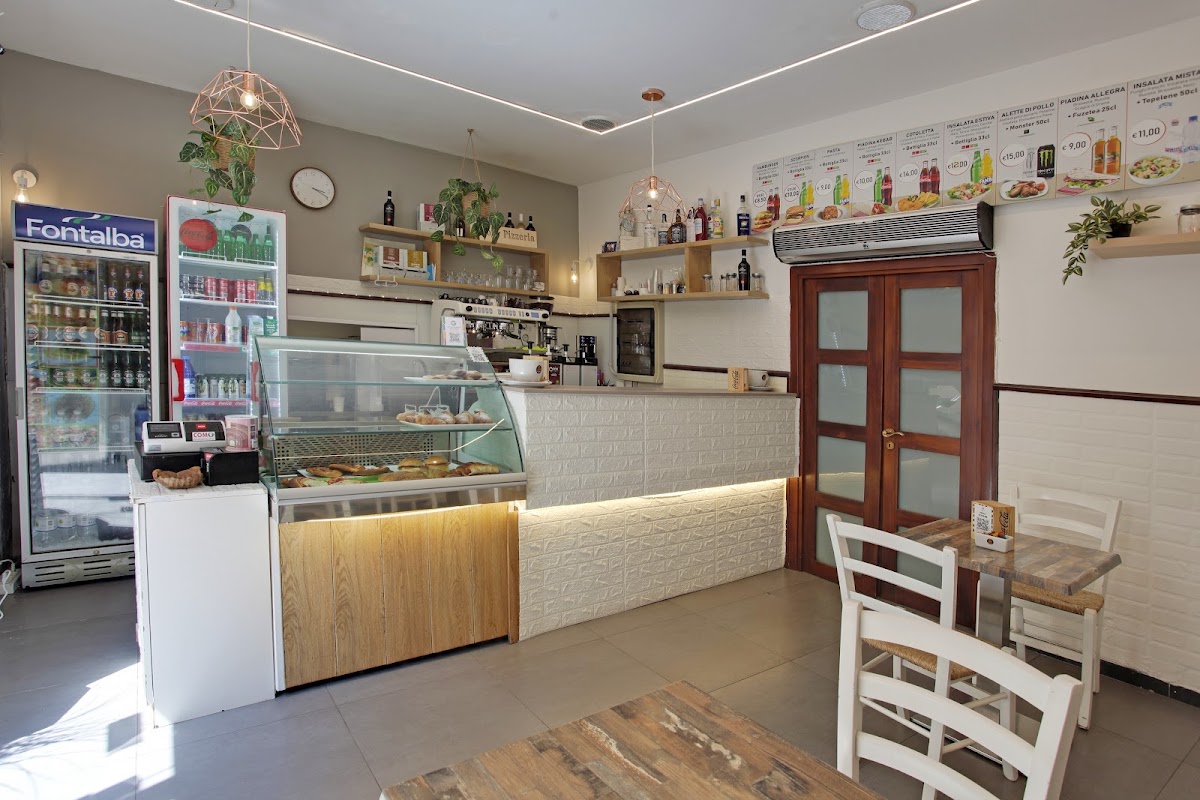 Roxy Bar Panineria Pizzeria