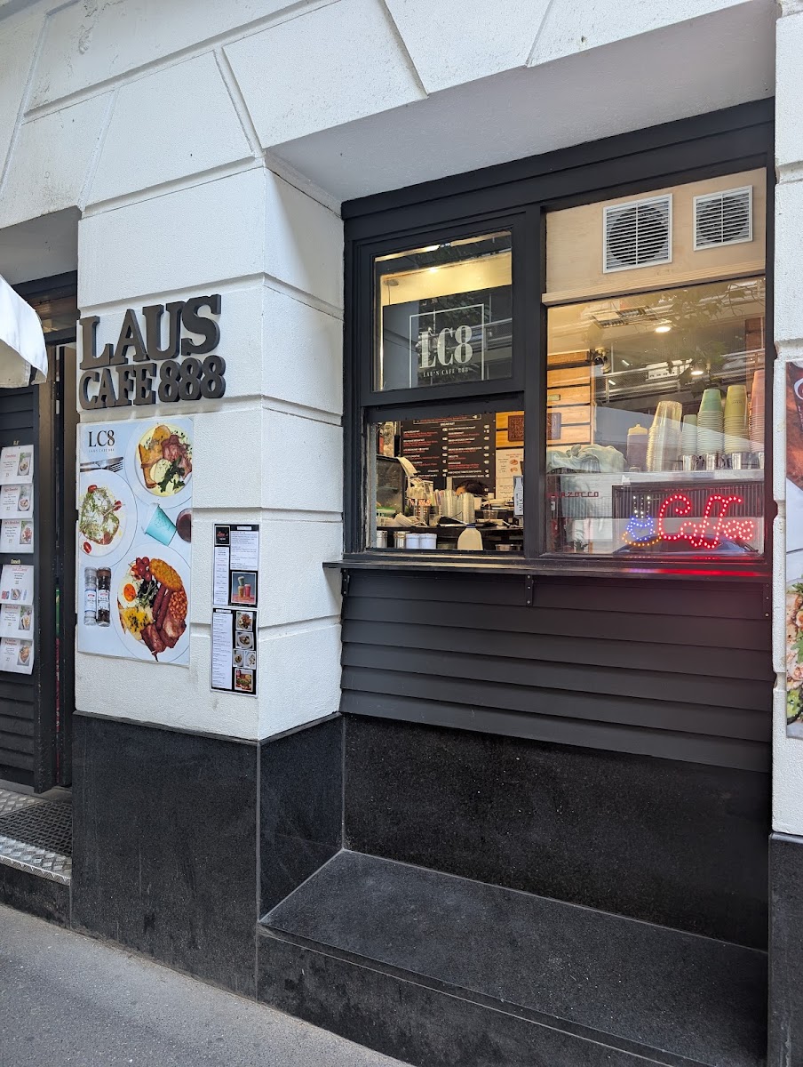Lau’s Café 888