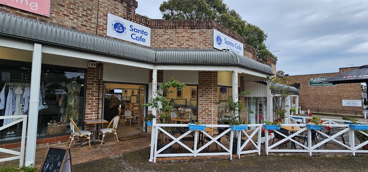Santo Cafe & Restaurant