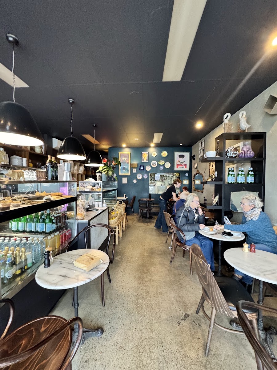 Shop Ate Cafe & Store