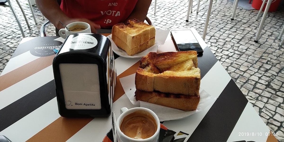 Café e Pão Quente Lis Doce
