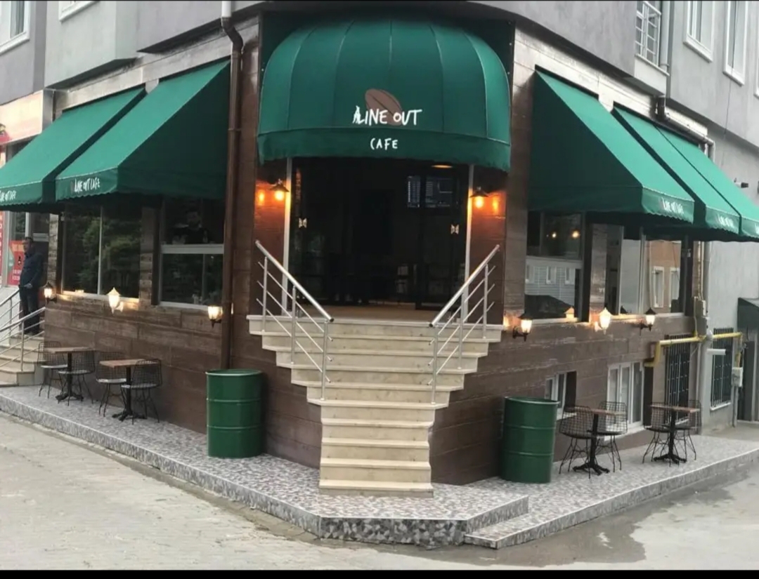 Line out cafe