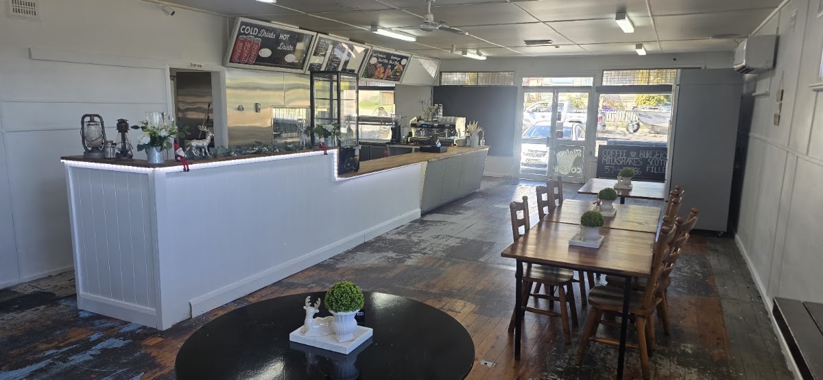 Wrap 'N' Roll Cafe & Takeaway