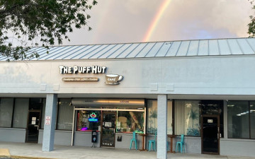 The Puff Hut Café