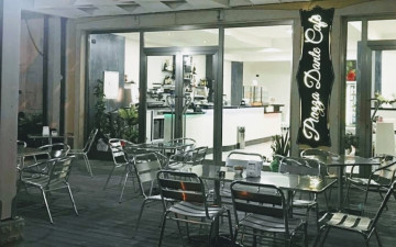 Piazza dante café