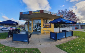 Flagpole cafe