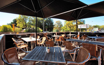 WILD WOMBAT Cafe