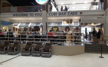 Cubi Bar Café