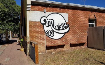 Market 33
