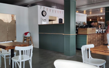 Bramleys Cafe and Cakery