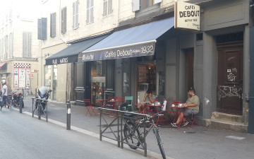 Cafés Debout