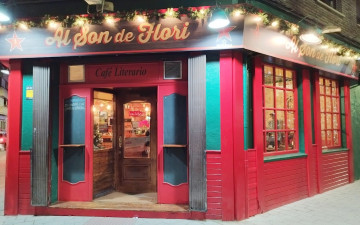 Al Son de Flori Café Literario.