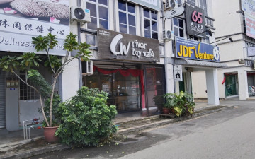 CW River Bay Café