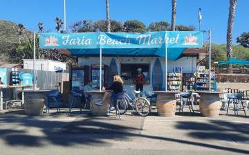Peirano's Beachfront Cafe