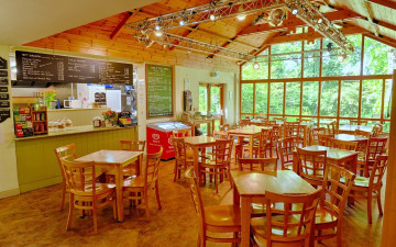 Cafe at Poole's Cavern
