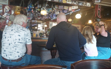 Café Billiards