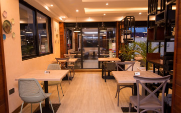Sta Cafe & Lounge