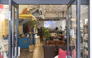 Robust Co-working & Cafe
