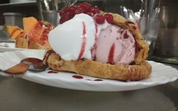 White Lady...cafe bar gelateria..