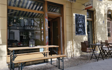 Cafe Monkey & Cock