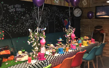 Mad Hatters Cupcakes & Tearoom