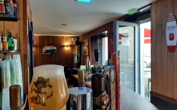 Le Café Dauphin