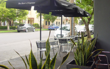 8 Miles Cafe