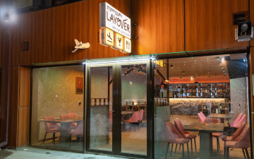 LAYOVER Cafe&Bar