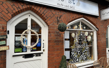tost (toast) cafe and deli