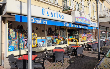 Beatles Museum & Yellow Submarine Café