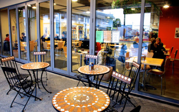 Comida Cafe and Restaurant