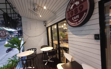 1989 Hostel & Cafe Sukhumvit 22