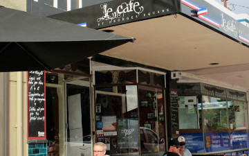 Le Cafe on St George